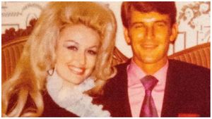 Dolly Parton Mourns The Death Of Husband Carl Dean At 82