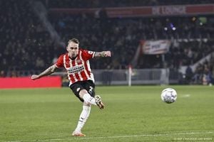 PSV Dominates RKC Waalwijk With Convincing Victory