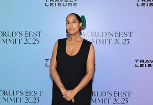 Tracee Ellis Ross Loses $100000 In Los Angeles Burglary