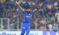 IPL 2025 में हो सकती है क्रिकेट के खतरनाक नियम की वापसी, बल्लेबाजों के लिए बुरी खबर! | IPL 2025: BCCI contemplates lifting saliva ban for tournament