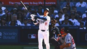 Shohei Ohtani Dazzles Fans With Home Run During Dodgers' Win