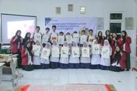 Mahasiswa PPG Unmuh Surabaya Hadirkan Inovasi Literasi Digital di SMPM 11 Surabaya