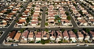 Fed Holds Rates Steady Amid Political And Economic Tensions