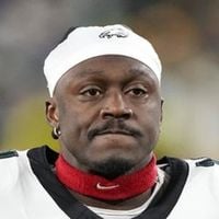 A.J. Brown News: Leading receiver on seven targets