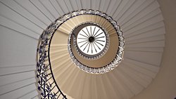 Erik Erikson: Bireyin Krizleriyle Şekillenen Kişiliği