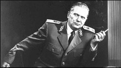 NAZİLERİ YENEN, HEM AMERİKA’YA HEM SOVYETLERE KAFA TUTAN BÜYÜK LİDER