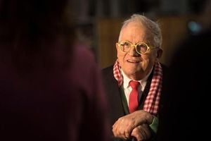 David Hockney Slams Bayeux Tapestry Move As Madness