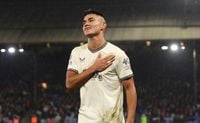 👏 Carlos Alcaraz, que pertence ao Flamengo, chama a atenção na Premier League