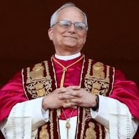 Papa Leão 14: quem é o novo papa Robert Prevost e quais são suas diferenças em relação ao Papa Francisco?