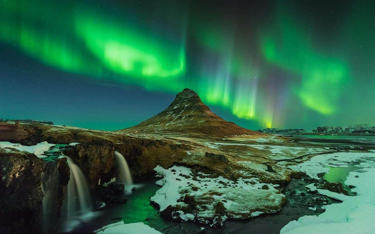 Northern Lights Dazzle Across North America The Pinnacle Gazette