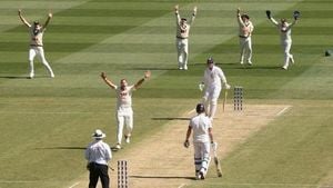 Root And Brook Shine As Bad Light Halts Ashes Decider