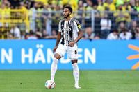 Juventus wait for Crystal Palace offer for Kelly and target Arsenal defender
