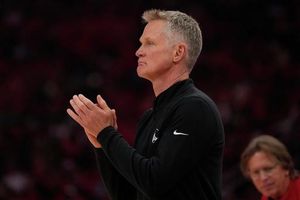 Warriors And Rockets Honor Popovich Before Game 6