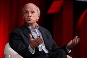 Ray Dalio Warns U S Debt Crisis Mirrors Prewar Era