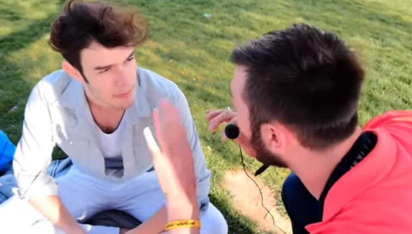 Aytaç Şaşmaz'la yaptıkları kurgu röportaj