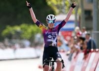 La Vuelta Femenina: Anna van der Breggen escapes on final descent for stage 4 solo victory
