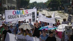 Omas Gegen Rechts Unite For Tolerance With Human Chains