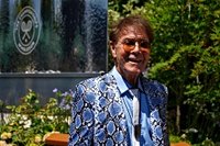 Singer Cliff Richard says he has been treated for prostate cancer