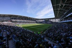 Late Goal By Garces Salvages Draw For Galaxy In Minnesota