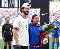 USWNT star Mallory Swanson, Cubs shortstop Dansby Swanson announce pregnancy