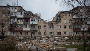 Deadly Bombing Strikes Residential Kherson Homes