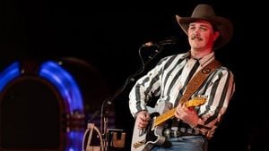 Zach Top Expands Cold Beer Country Tour Dates