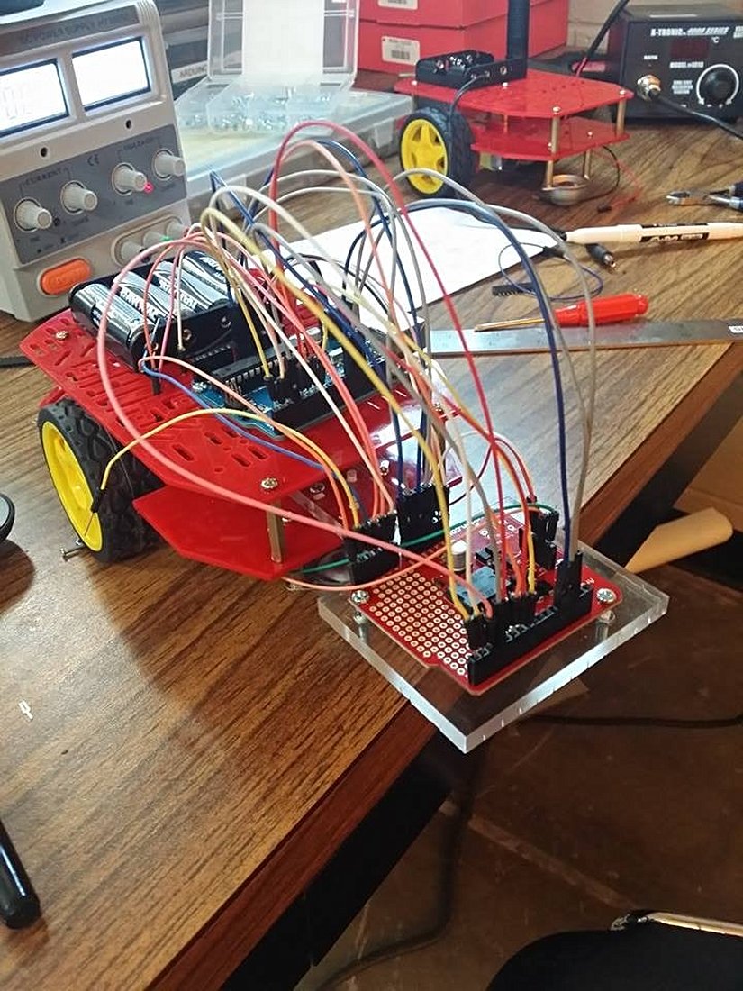 Sensör platformu olarak kullandığımız ve evrimsel robotik çalışmalarında farklı sensörlerden (duyu organlarından) aldığımız verileri robota dahil edebilmek kullandığımız robot platformlarından biri...