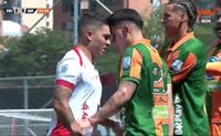 Insólita tarjeta roja a Juan Fernando Quintero tras pegarle un cabezazo a un rival