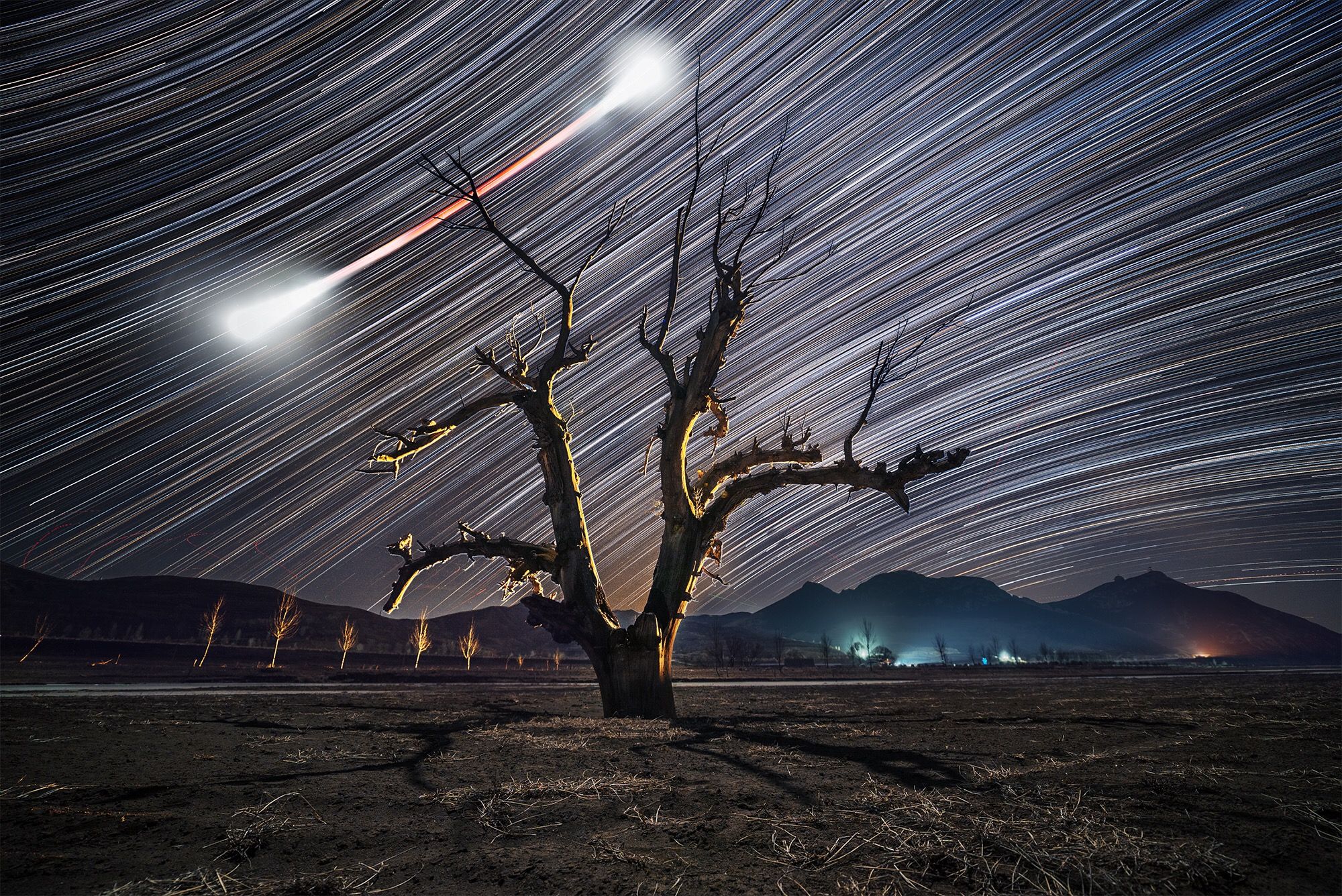  Bow Tie Moon and Star Trails 