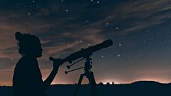 "Yıldızlara Yolculuk: Astronomi Tarihindeki Büyük Keşifler"