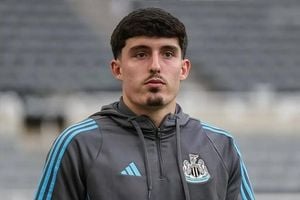 Manchester City And Newcastle United Weigh Livramento And Lewis Futures