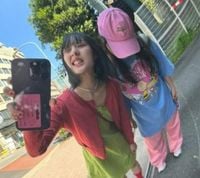 김보라, 이혼 후 근황 전해졌다…日서 포착된 미소 "하하호호 여행"