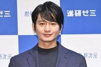 43歳人気俳優がポスター完コピで注目　“メイク姿”にも反響「かっこいい」「言葉になりませぬー」（ENCOUNT） - Yahoo!ニュース