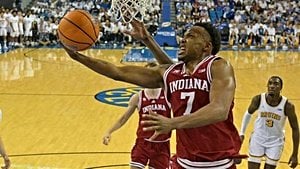 USC Snaps Indiana Hoosiers’ Streak With Arenas’ Breakout