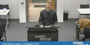 Cities Grapple With Bus Congestion And Controversy