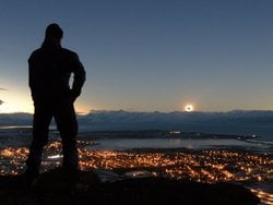 And Dağları'nda Gün Batımı Tutulması