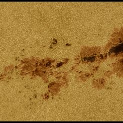  Large Sunspots Now Crossing the Sun 