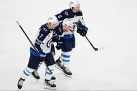 Winnipeg Jets’ Nikolaj Ehlers injured vs. Blackhawks after collision with NHL linesman
