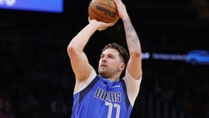 Dončić's 45-Point Triple-Double Leads Mavericks Past Warriors