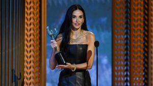 Demi Moore Shines At 2025 Awards Season