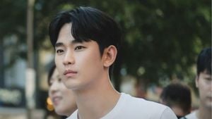 Kim Soo-hyun's Agency Denies Relationship Claims After Kim Sae-ron's Death