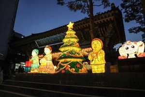 Thousands Gather At Jogyesa For Winter Solstice Ritual
