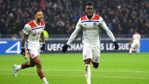 Lyon Qualifies For Knockout Stage Despite Disappointing Performance