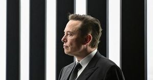 Elon Musk Threatens Apple With Lawsuit Over AI Favoritism