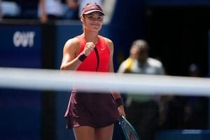 Emma Raducanu Cruises Past Shibahara In US Open Return