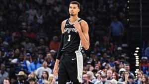 Wembanyama And Mitchell Face Off As Spurs Host Cavaliers In High-Stakes NBA Showdown