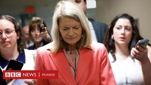 Murkowski Warns Of Fear Among Lawmakers Under Trump