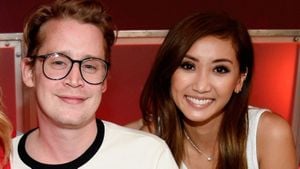 Macaulay Culkin Holds Brenda Song Close At Oscar Party 2025