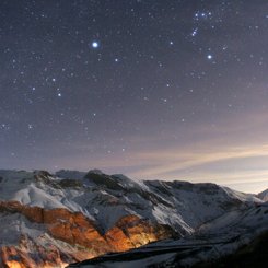 Ay Işığında Alborz Dağları
