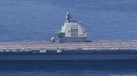 China's newest aircraft carrier sails through Taiwan Strait – DW – 09/12/2025